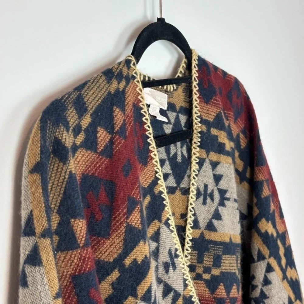 Forever 21 Womens Aztec Southwestern Wrap‎ Cape One Size Winter Fall Warm Boho
